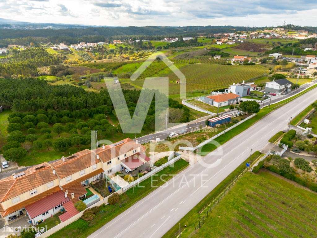 Moradia T4 com 3 WC, Garagem e 1000 m² de Terreno - AZOIA | LEIRIA-42