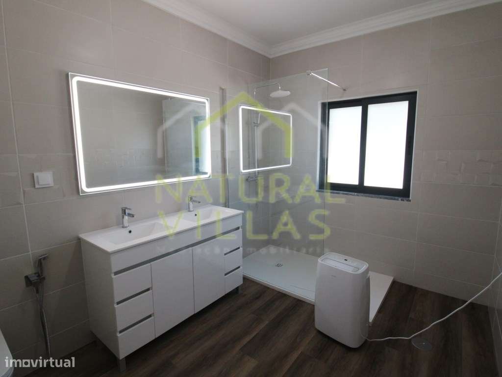 Moradia Isolada T5 Renovada com Piscina, São Brás de Alportel-12