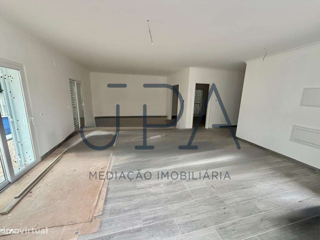 Altura - Em construção - moradia T4 com garagem e piscina-7