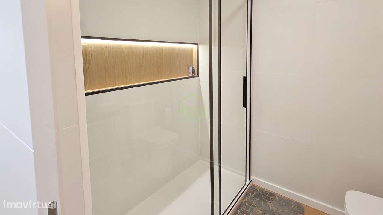 T1+1 Renovado no Centro da Póvoa de Varzim – Luxo, Conforto e Pronto a-24