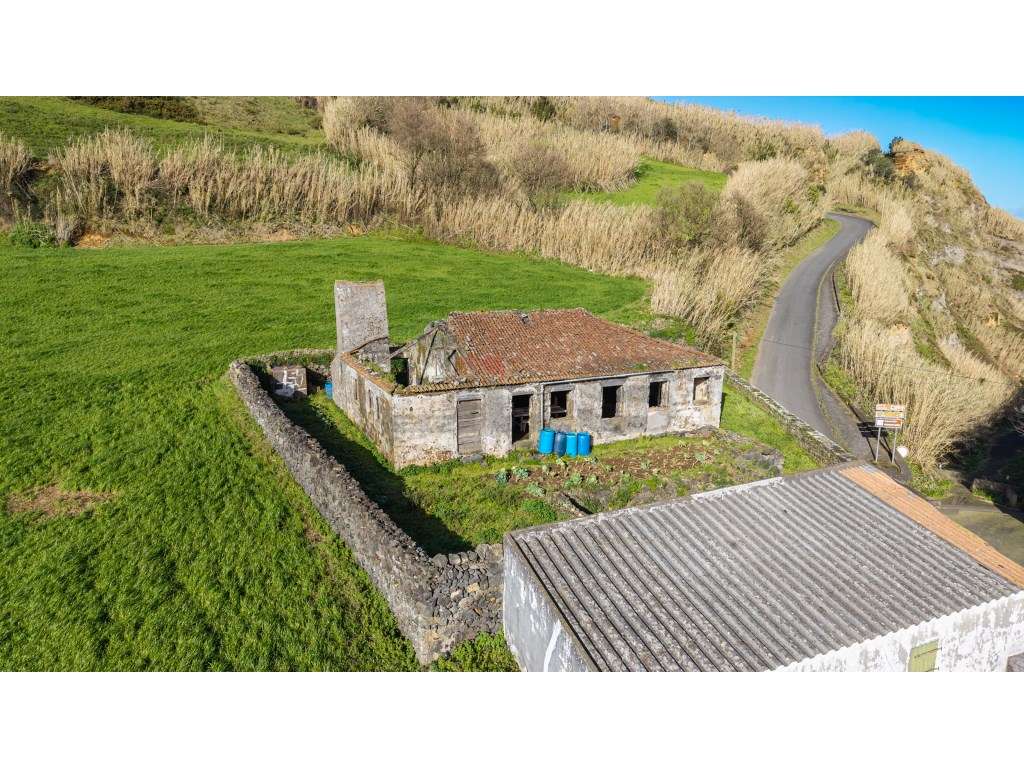 Produto Único, junto ao Porto e Farol da Ribeirinha, Ponta do Cintr...-15