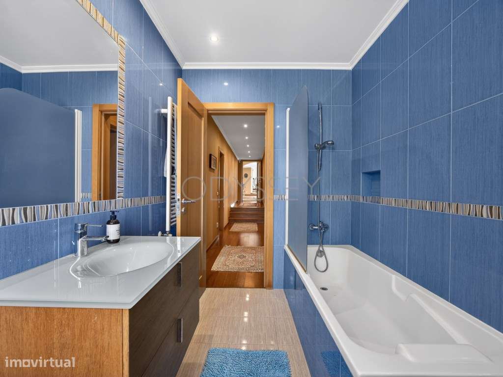 Villa T3 com piscina e vistas panorâmicas aninhada na aldeia histór...-33
