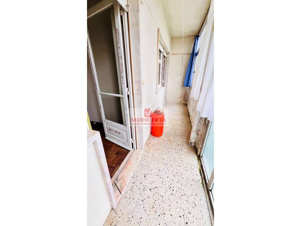 T2 Cacém de Cima - Loja Cidadão - Para Obras - Grande imagem: 3/18