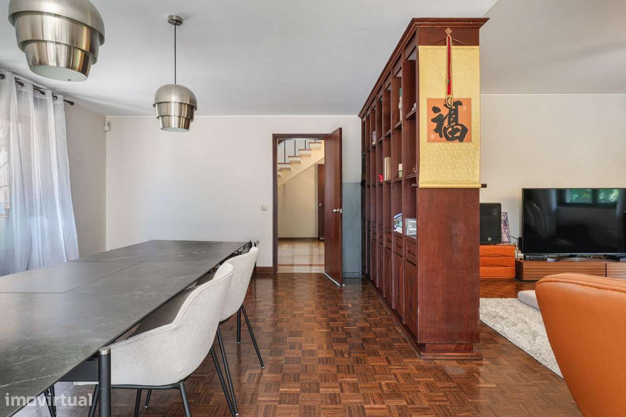 Moradia independente T8 com jardim, pomar e garagem | Nova Oeiras-39