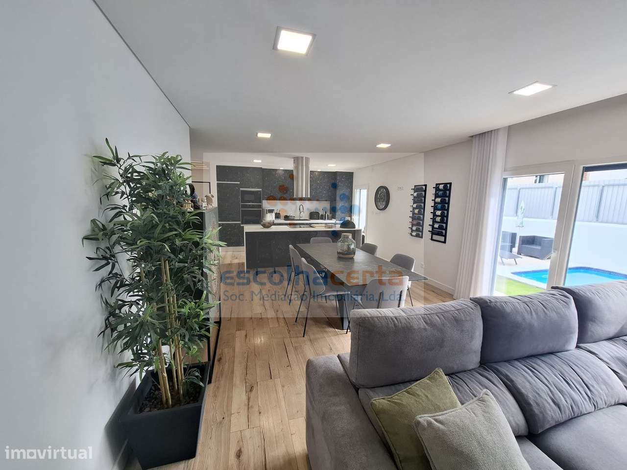 Oportunidade Excelente Moradia Térrea T4 Com Piscina de agua salgada-2