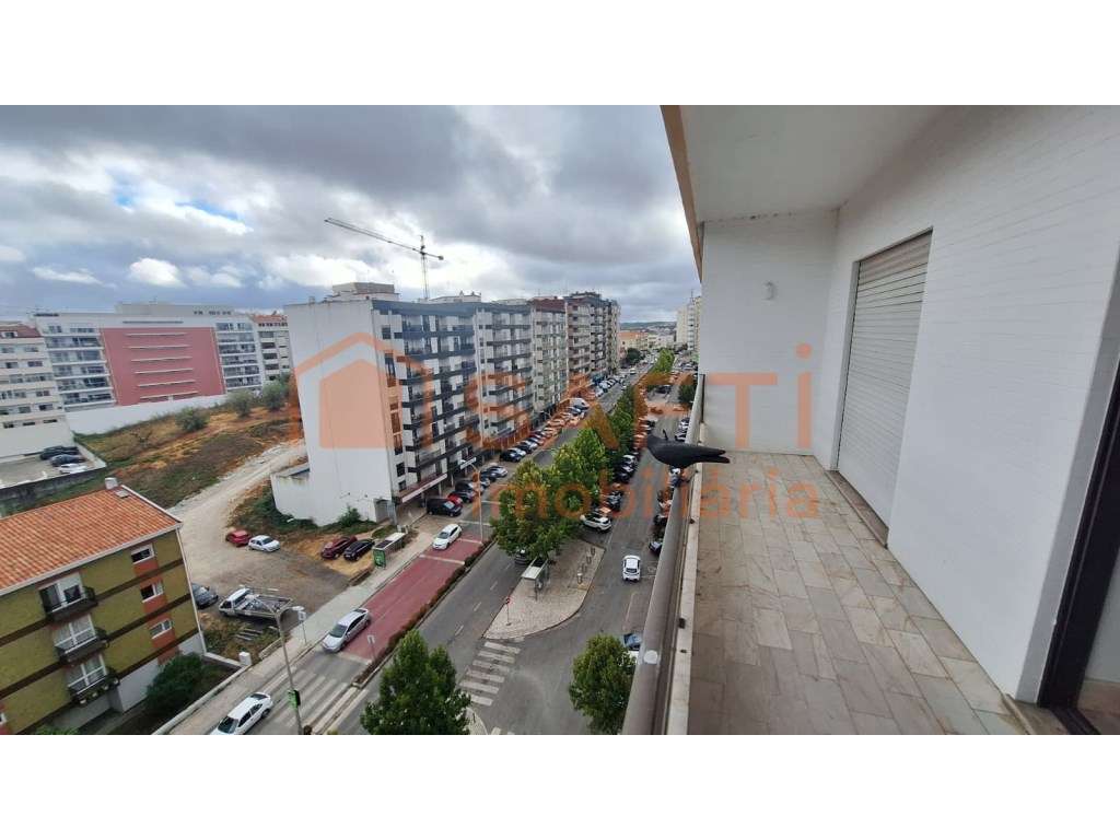 Apartamento T5 Grandiosa Oportunidade De Sonho Em Leiria