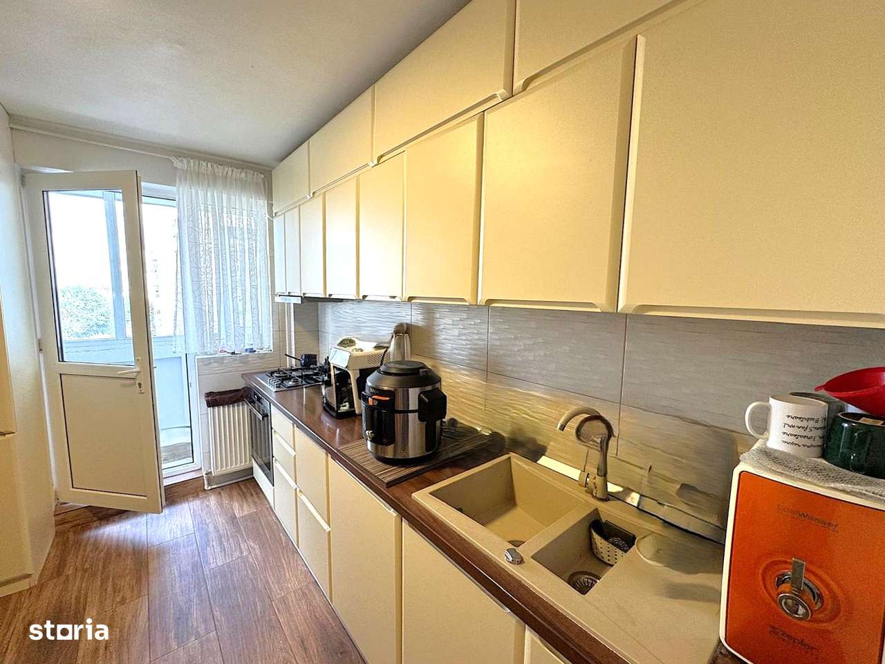 Apartament spatios 4 camere decomandate, etaj 7 din 10, Micro 18 - Imagine principală: 4/9