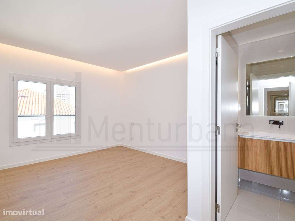 FABULOSA PENTHOUSE JUNTO À PRAIA DA PAREDE - CASCAIS-31