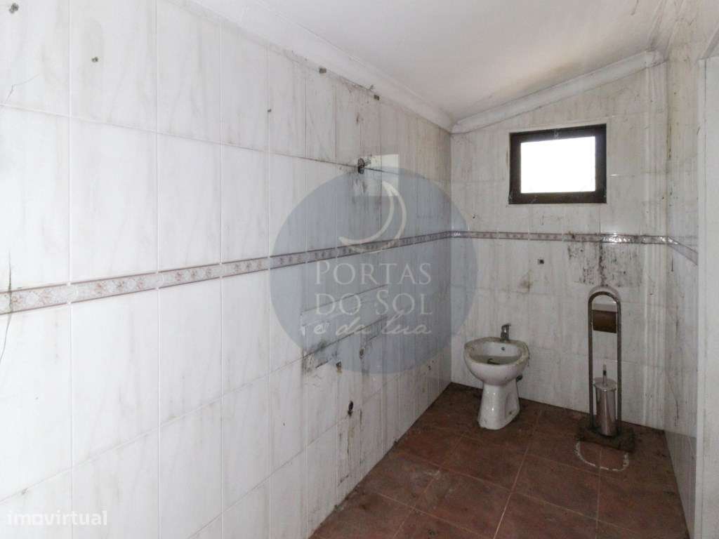 Moradia V2 Terreno Poço-19