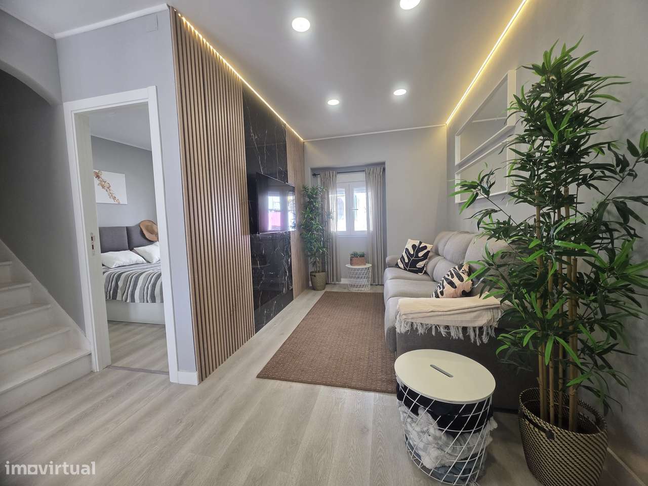 Apartamento T2 Duplex Recuperado - A 70m da Praia do Ouro-28