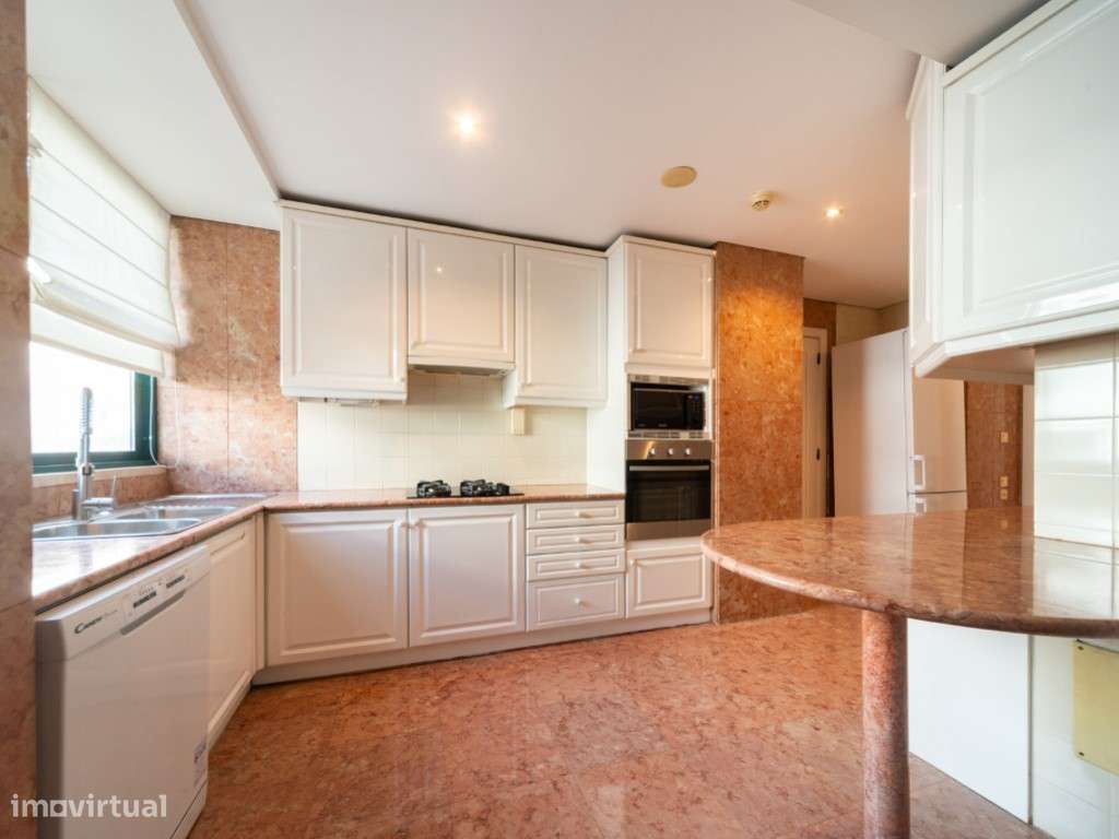 T3+2 em condominio de prestigio nas Amoreiras, com terraço e vista ...-11