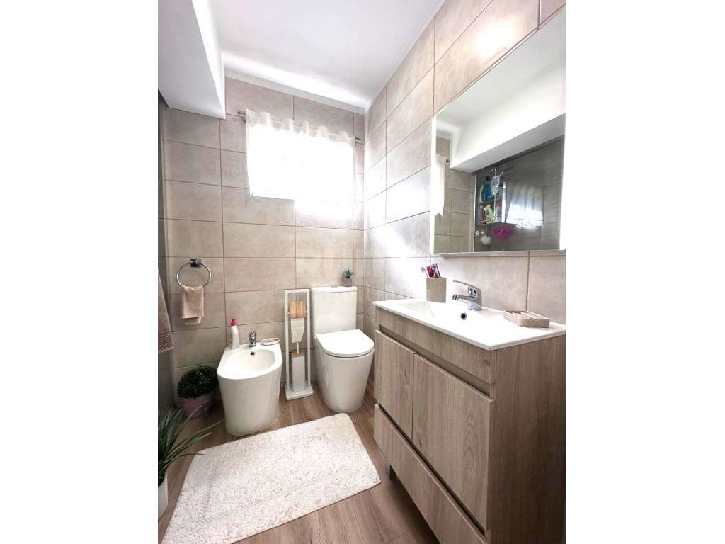 Apartamento T3 com Sótão e Garagem - Excelente Oportunidade!-12