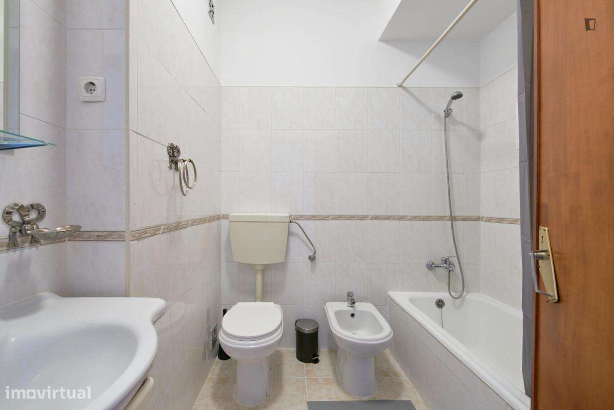 Quarto - localizado em Almada Lisbon - Grande imagem: 3/60