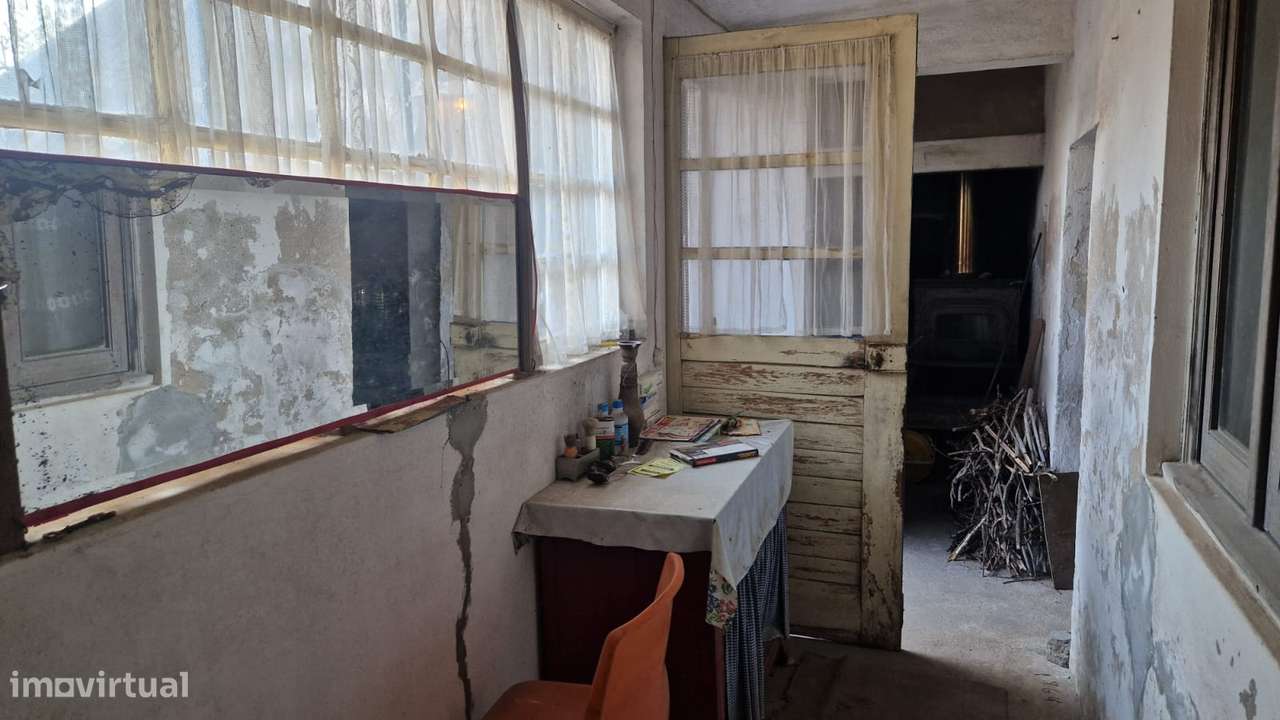 Moradia Térrea para Reconstrução em São Bernardo, Aveiro-9