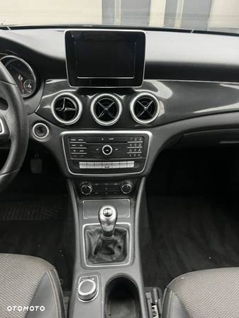 Mercedes-Benz CLA 180 d AMG Line - 17