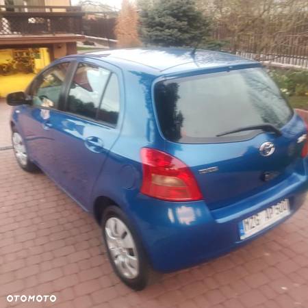 Toyota Yaris 1.3 VVT-i Luna - 4