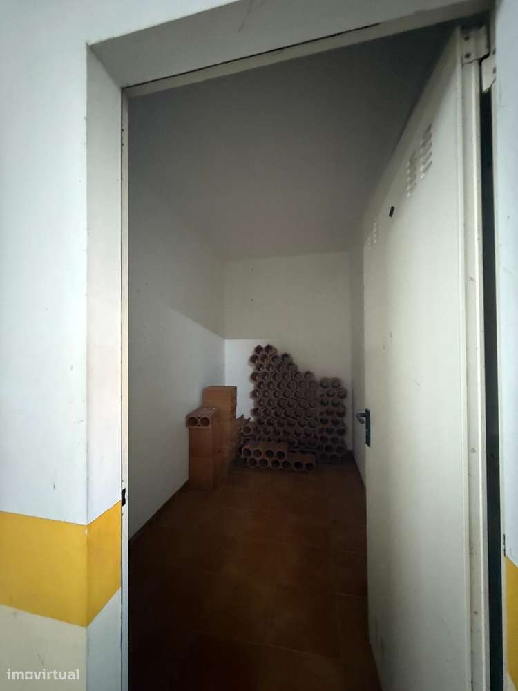 Garagem  Venda em Vale de Santarém,Santarém-12