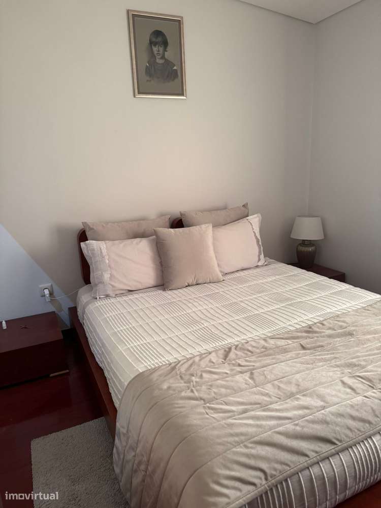 Moradia térrea T4 em pedra com 386m2 e terreno com 6.000m2, anexos.-46