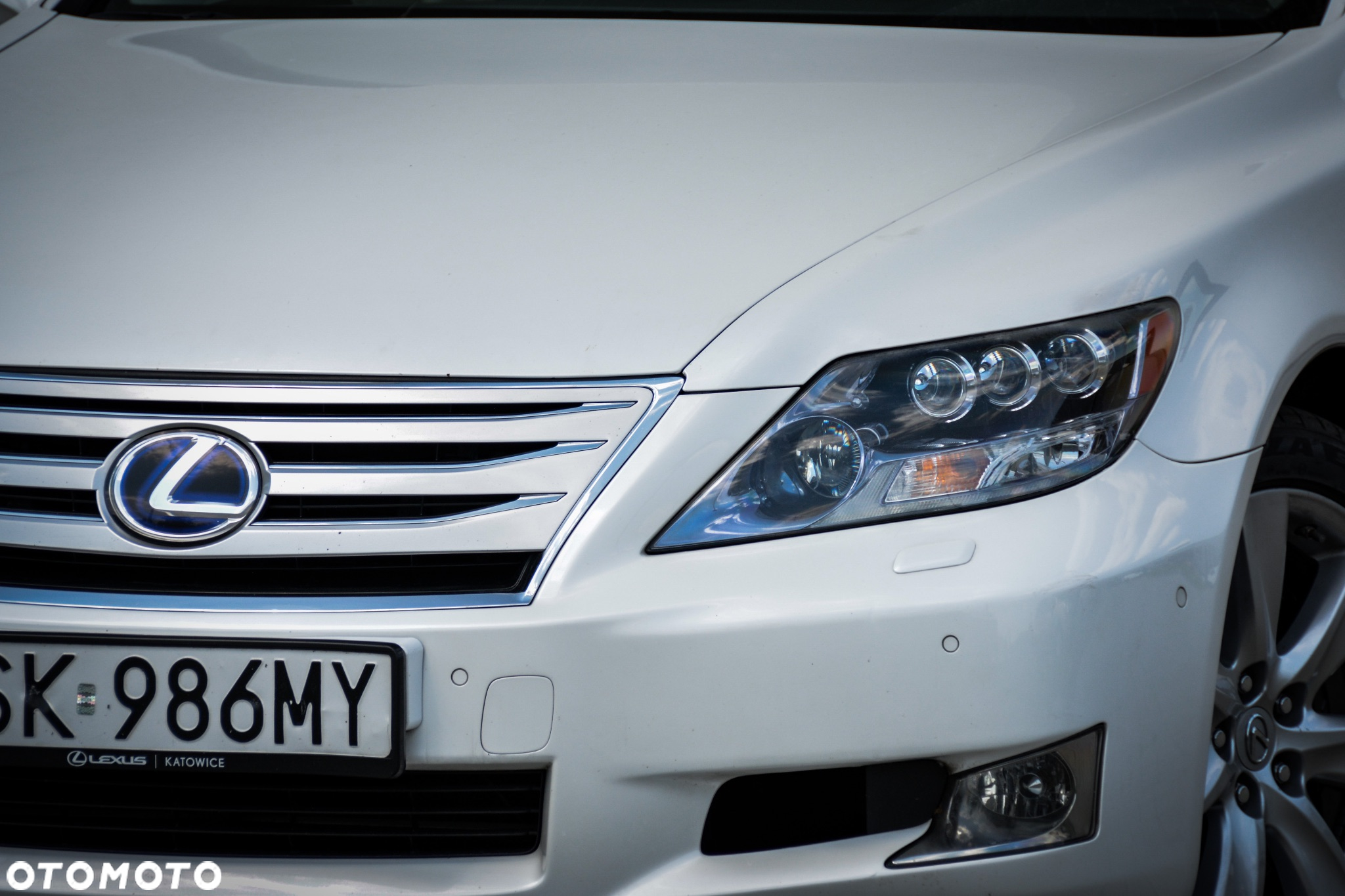 Lexus LS - 23