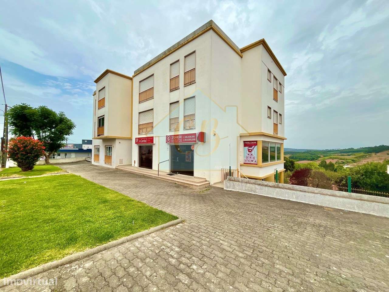 Apartamento T2 c/ garagem - Campelos-31