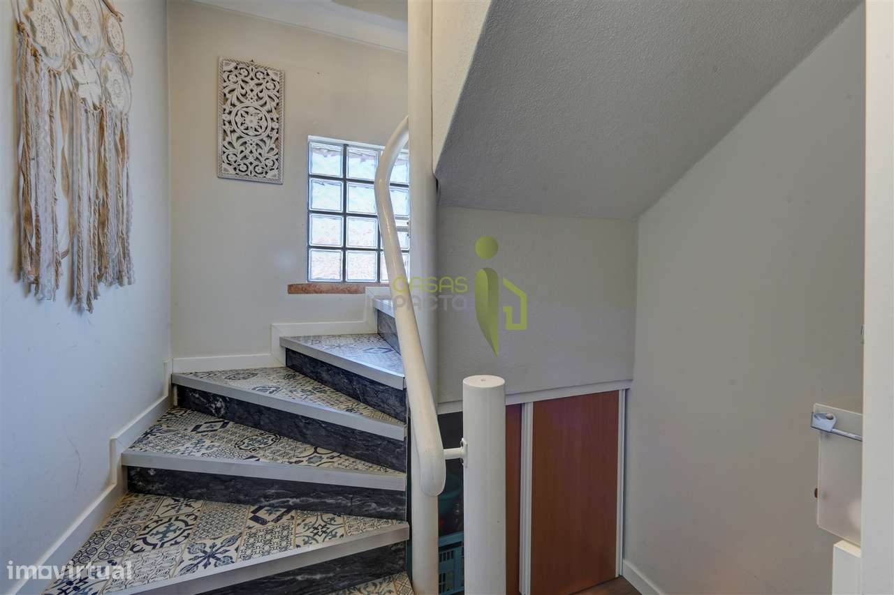 Moradia Clássica T3 transformada em T4, em Rio de Mouro, Sintra-27