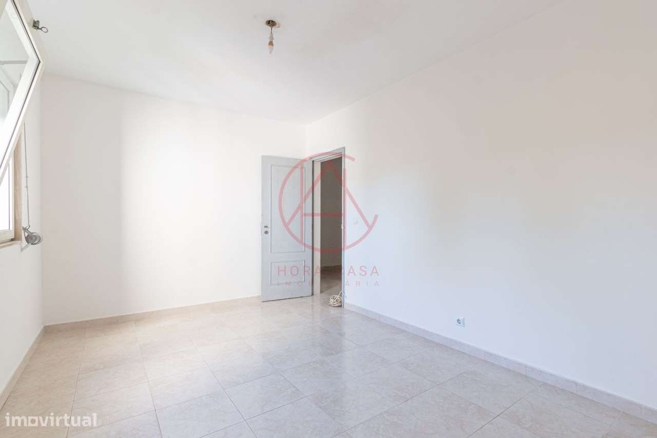 APARTAMENTO T3 1º andar c/ elevador - Sto Antonio da Charneca-25