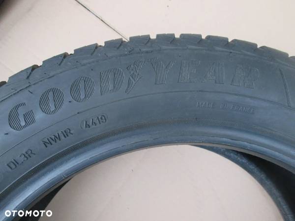 Opony Całoroczne 215/55 R17 Goodyear Vector4Seasons Para 7mm - 7