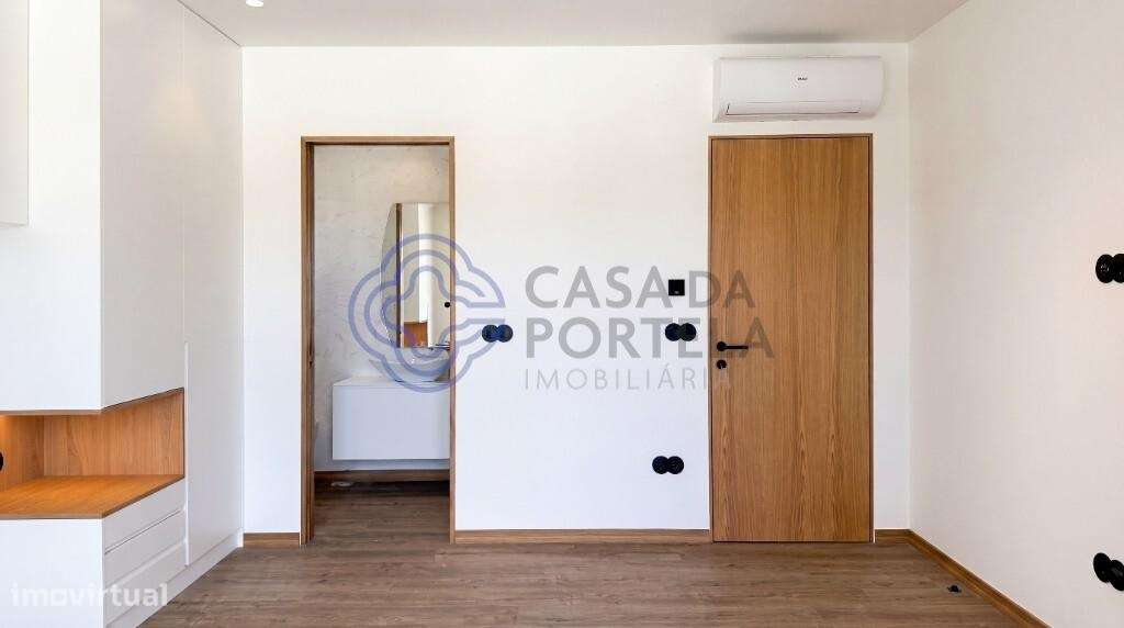 Moradia T4 com3 suites isolada-34