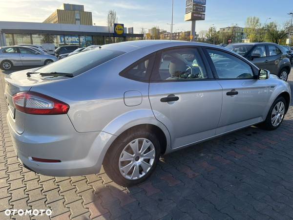 Ford Mondeo 1.6 Silver X - 11