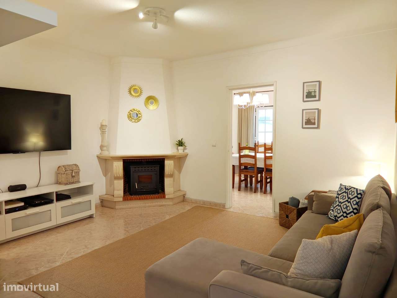 Moradia T4 de rés do chão e 1º andar com jardim, varanda e garagem - Grande imagem: 4/43