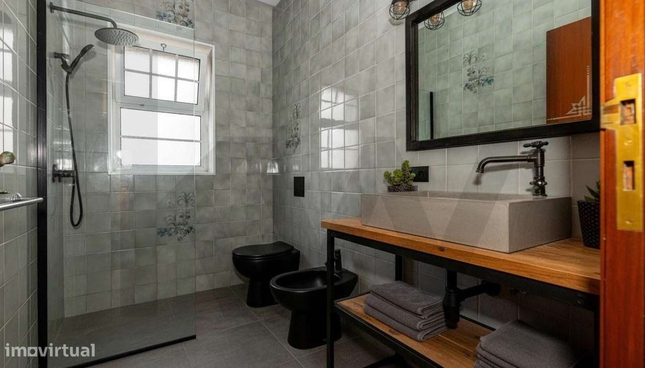 Moradia V6 Isolada no Centro de Ponta Delgada - Grande imagem: 5/59