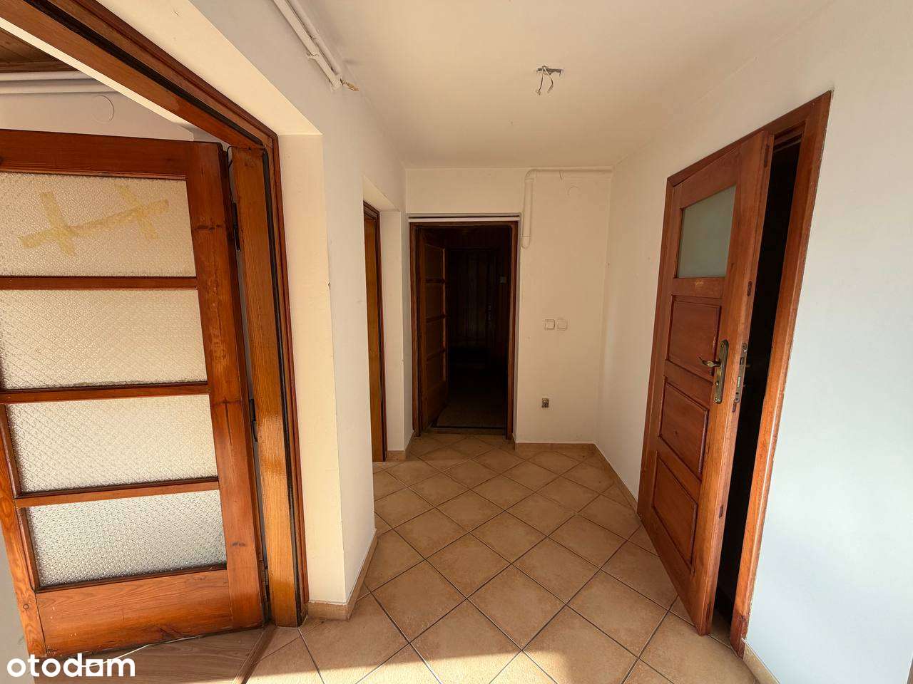 Na sprzedaż połowa domu z dwoma niezależnymi kondygnacjami + Garaż-3