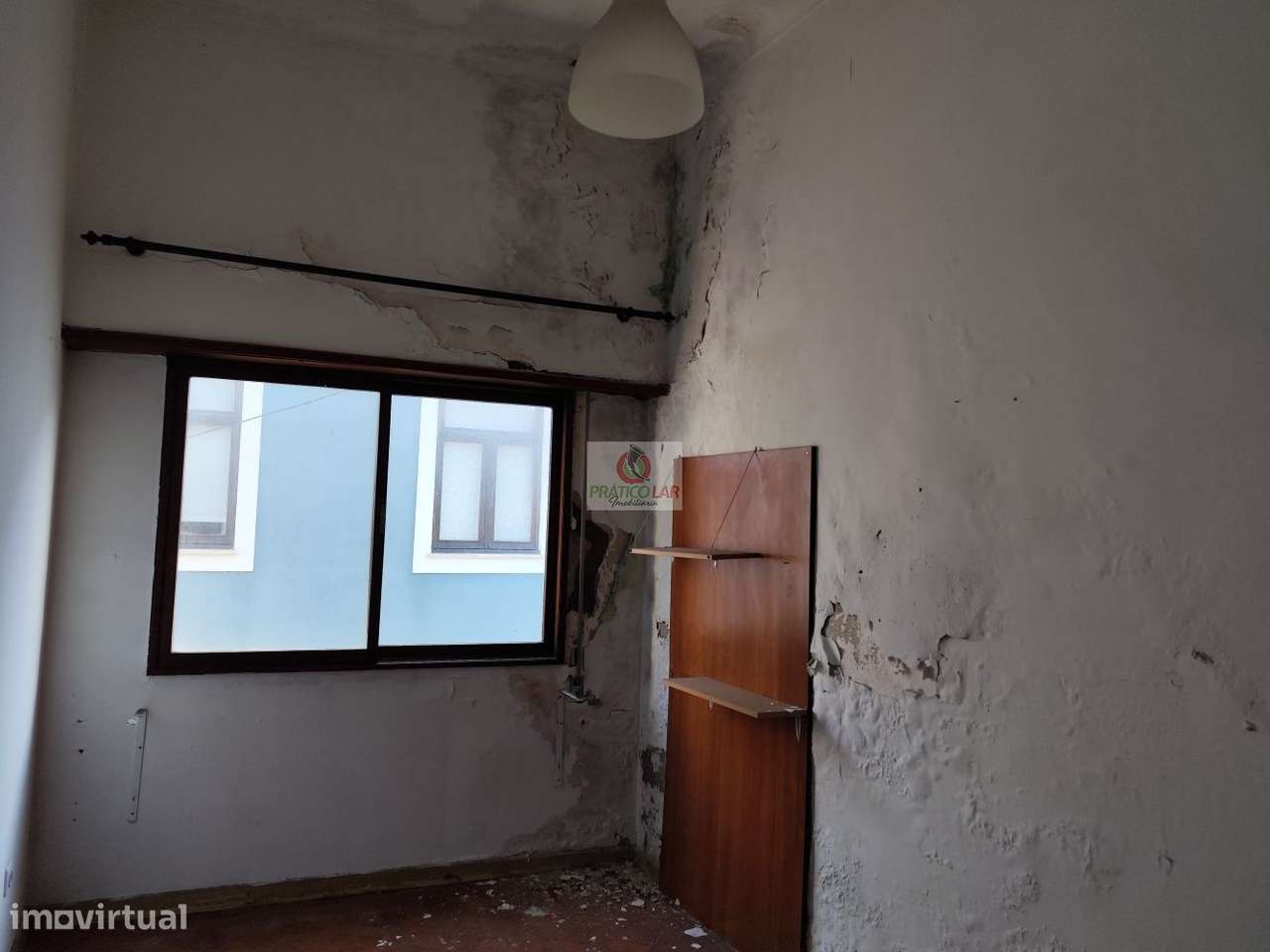 Moradia para restauro no centro na Zona Histórica de Vera Cruz-9
