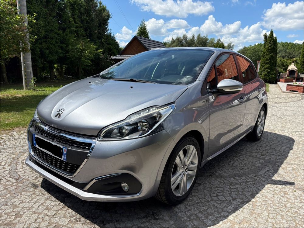 Peugeot 208 I PureTech 82 Stop & Start Signature 2019