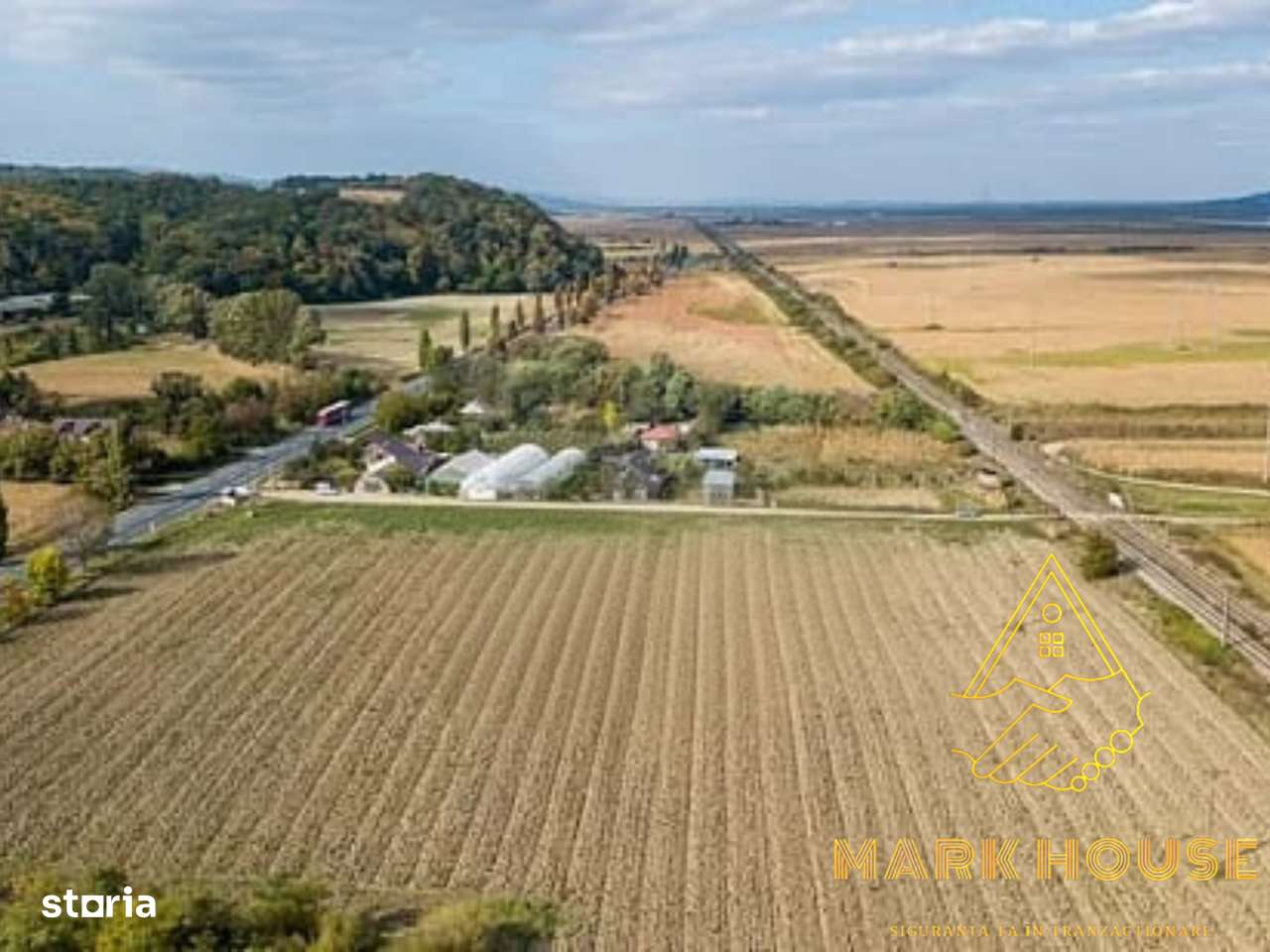 Teren intravilan de vânzare, Răcăciuni, Bacău 23.100 mp, 140 ml la E85-5