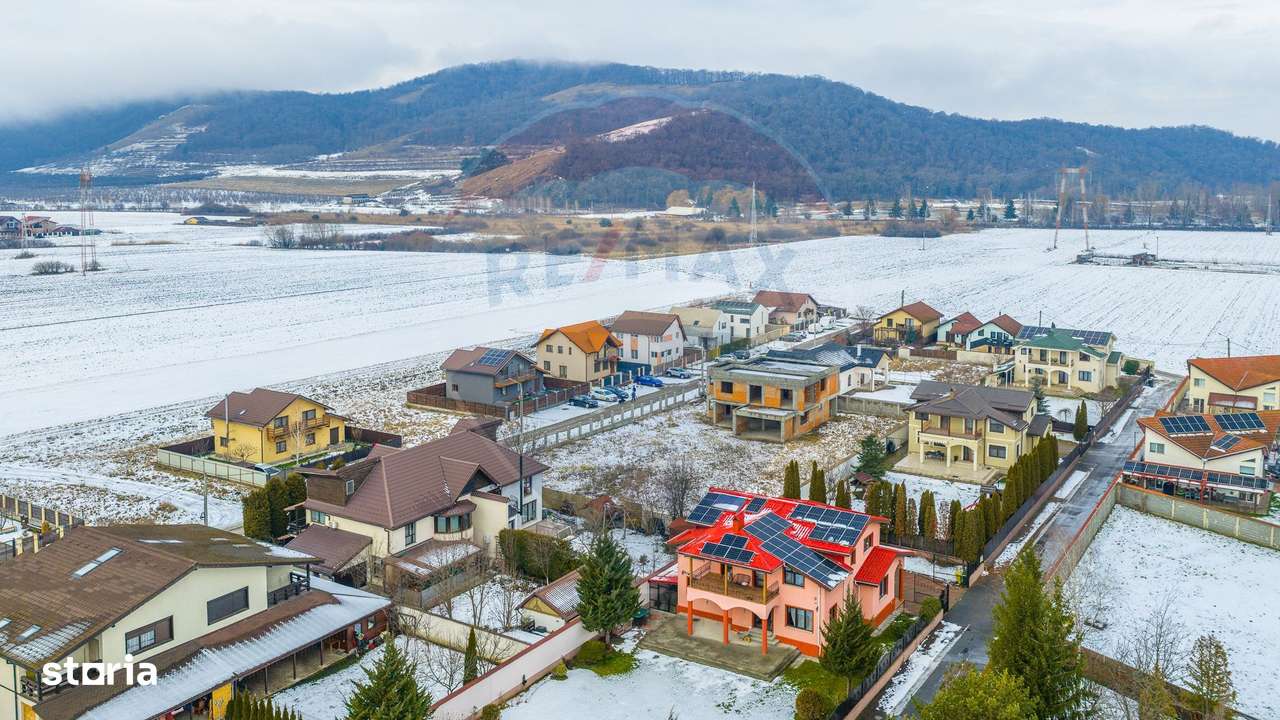 Comision 0% - Casa la rosu cu teren de 1000mp - Harman - Imagine principală: 2/11