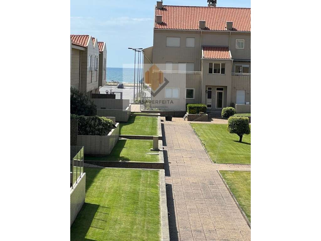 T4 Triplex em Condomínio Fechado com Piscina - Praia de Agudela - L...-12