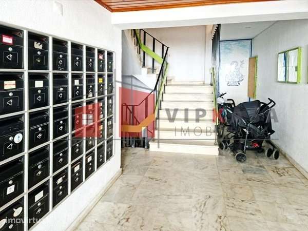 T3 Duplex, com suite, garagem 3 viaturas, terraço e varanda - Grande imagem: 4/31