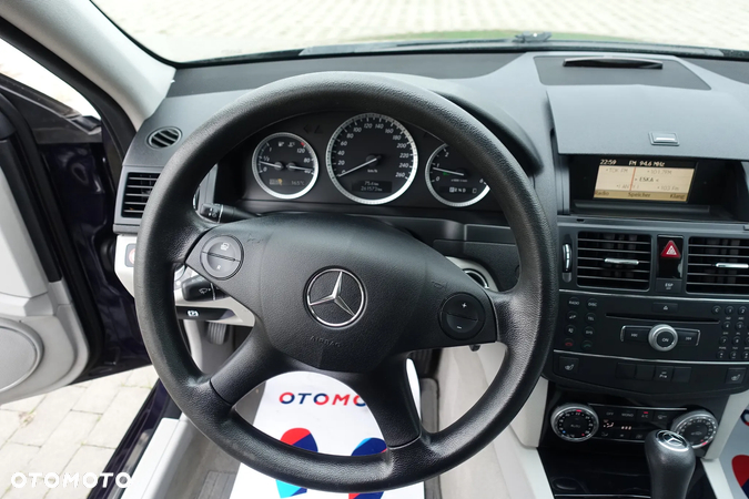 Mercedes-Benz Klasa C 200 T CDI DPF Automatik Elegance - 36