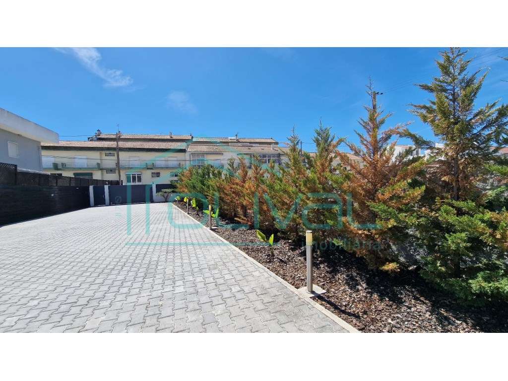 Apartamento T3 Novo Samora Correia-24