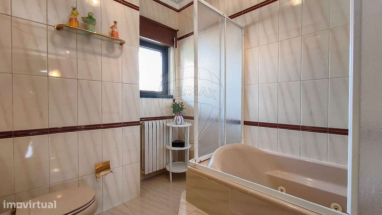 Moradia T6 para venda-24