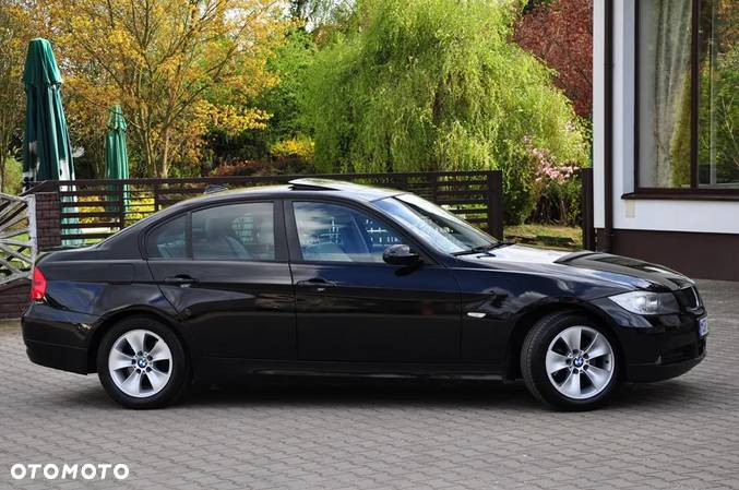 BMW Seria 3 320d Efficient Dynamic Edition - 4
