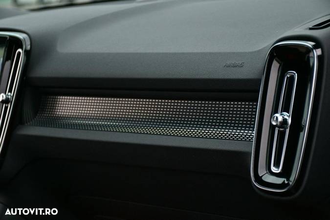 Volvo XC 40 D4 AWD R-Design - 34