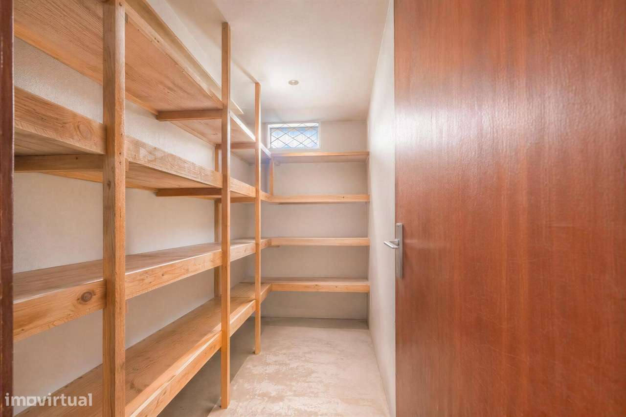 Apartamento T2 Renovado em Cruz de Pau, Matosinhos-7
