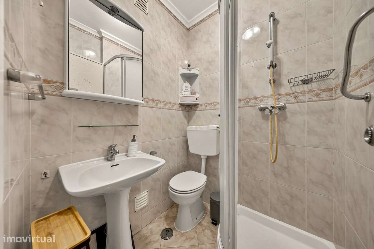 Apartamento T3 com Excelente Localização | Espaço | Luz | Centralidade-11