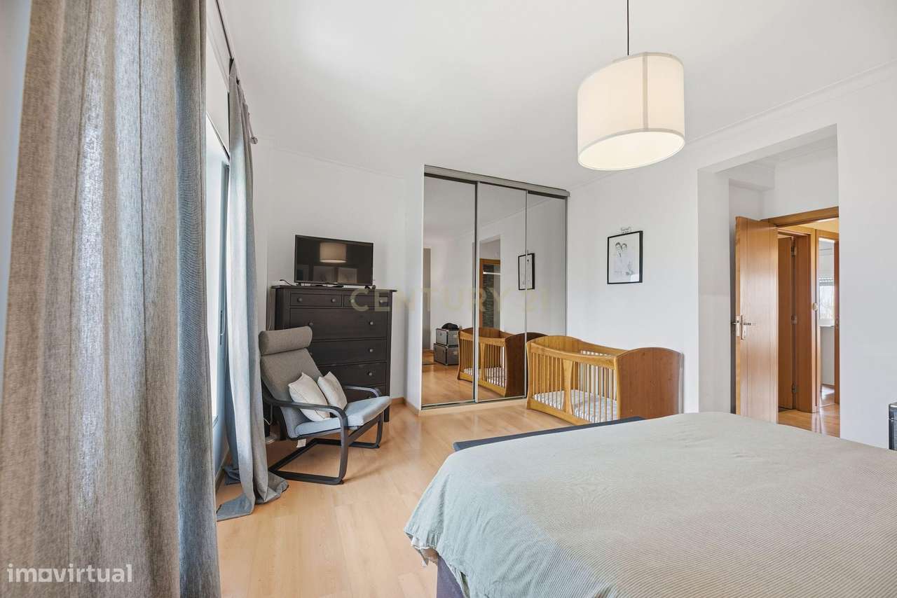 Apartamento T4 em Moita, Setúbal - Oportunidade Única!-26
