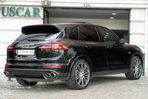 Porsche Cayenne - 4