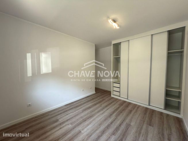 T2+1 Renovado c/ Garagem Box em Valadares-11