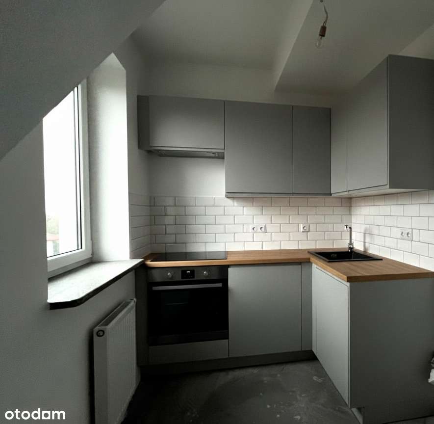 Kawalerka na Zaciszu || m. parkingowe || wyremontowany budynek z 2003-0