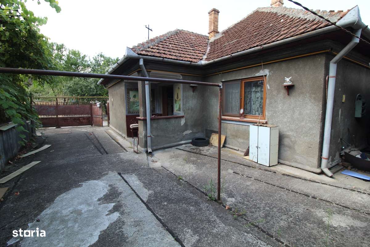 Vând casă P+Pod în Hunedoara, zona Chizid, teren 250mp, anexe...-3